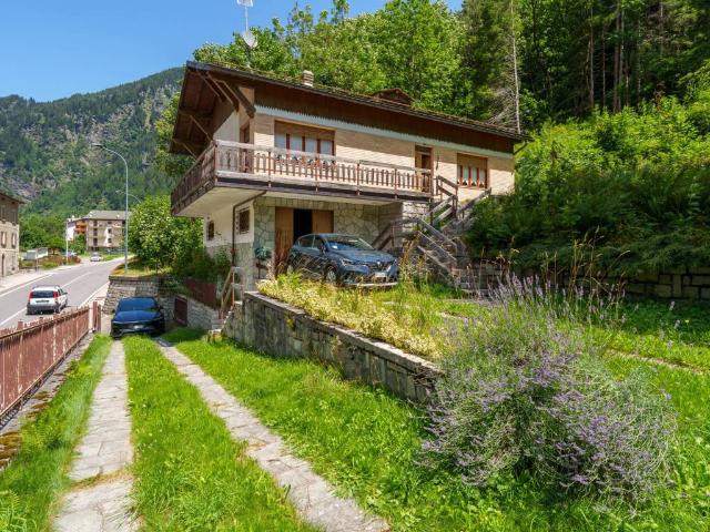Villa Indipendente in vendita a Comunità montana della Valchiavenna, Campodolcino