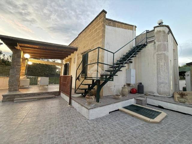 Villa Indipendente in vendita a Campofelice Di Roccella, Sicilia