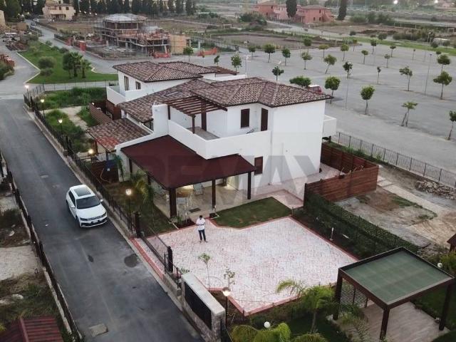 Villa Indipendente in vendita a Campofelice Di Roccella, Sicilia