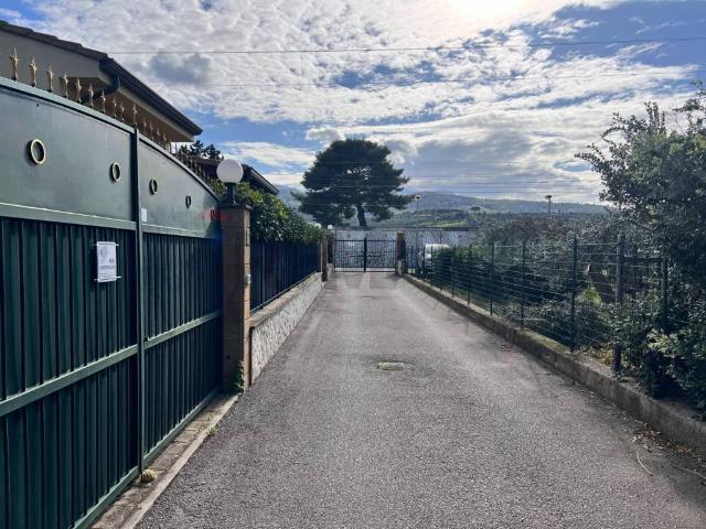 Villa Indipendente in vendita a Campofelice Di Roccella, Sicilia
