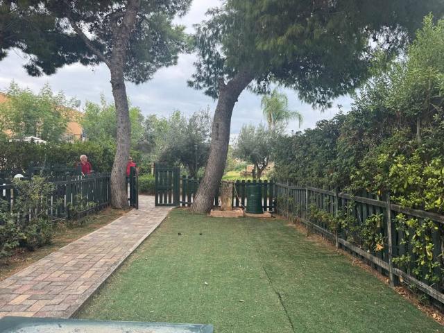 Villa Indipendente in vendita a Campofelice Di Roccella, Sicilia
