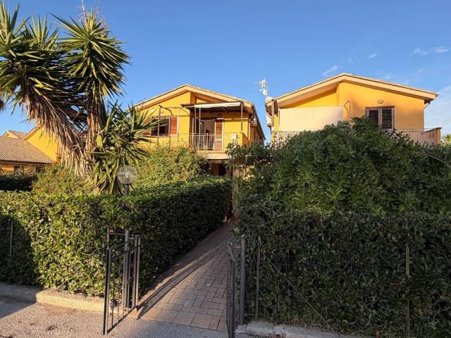 Villa Indipendente in vendita a Campofelice Di Roccella, Sicilia