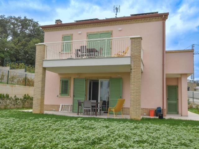 Villa Indipendente in vendita a Marche, Fermo