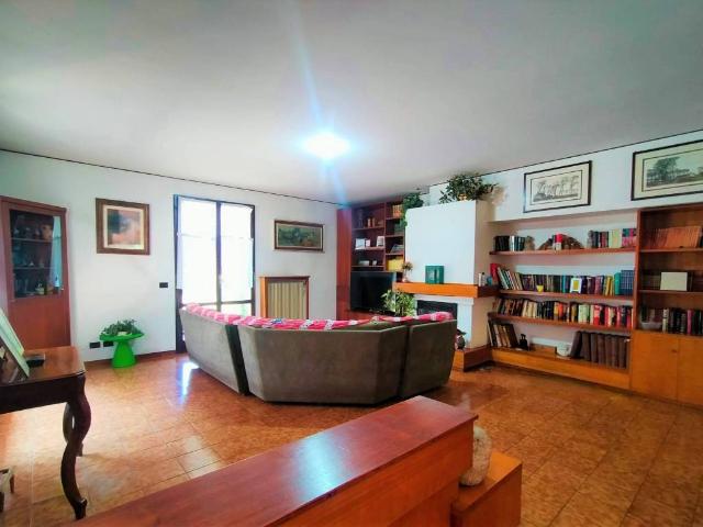 Villa Indipendente in vendita a Villa Primavera / Vile Primevere, Campoformido / Cjampfuarmit
