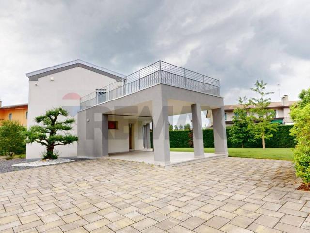 Villa Indipendente in vendita a Campolongo Maggiore Chiesa, Campolongo Maggiore