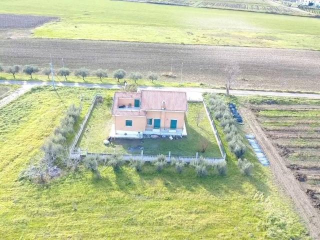 Villa Indipendente in vendita a Campomarino, Molise