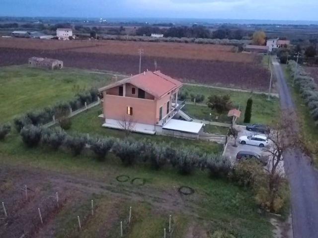 Villa Indipendente in vendita a Campomarino, Molise