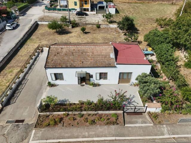 Villa Indipendente in vendita a Campomarino, Molise