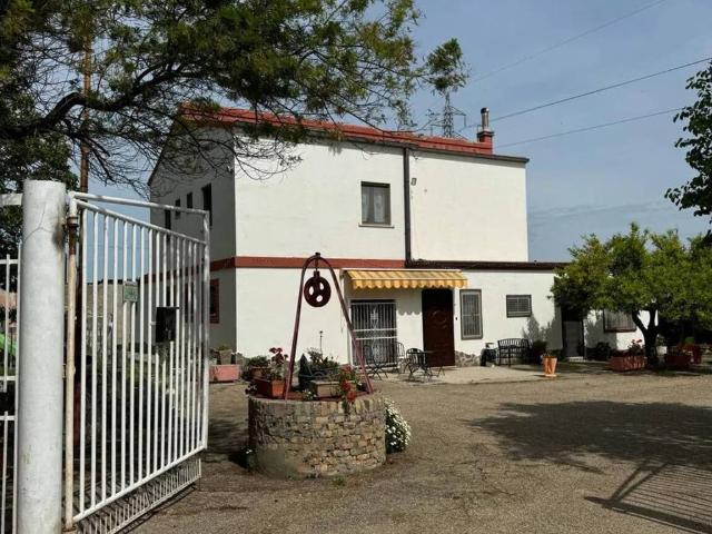 Villa Indipendente in vendita a Campomarino, Molise