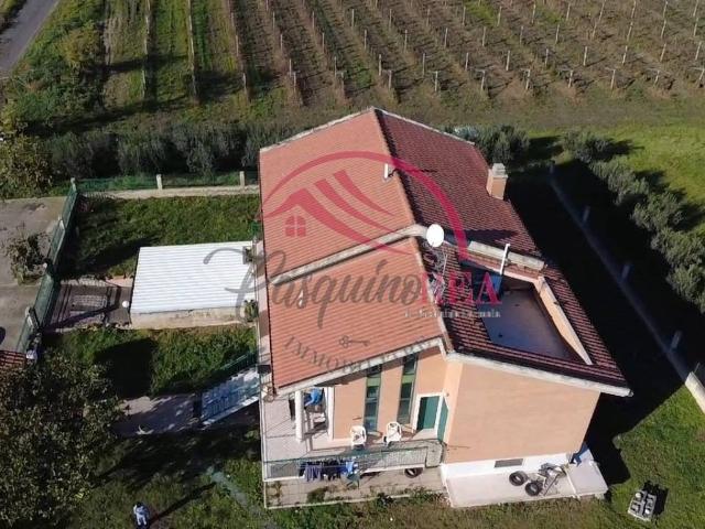 Villa Indipendente in vendita a Campomarino, Molise