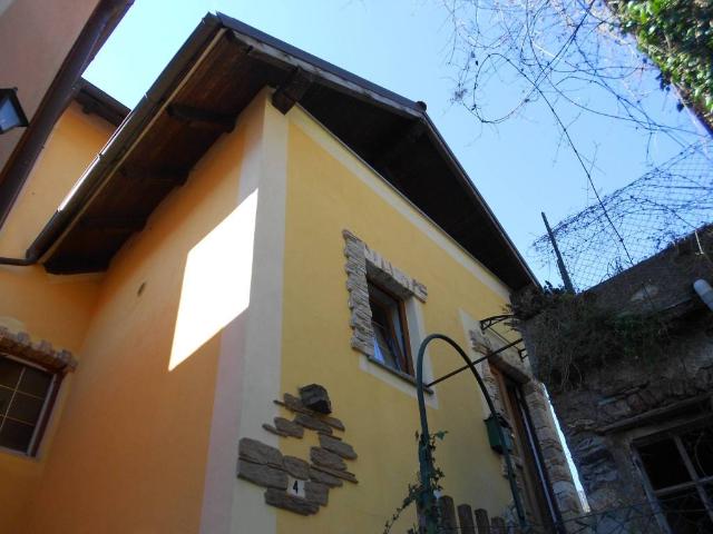 Villa Indipendente in vendita a Campomorone, Liguria