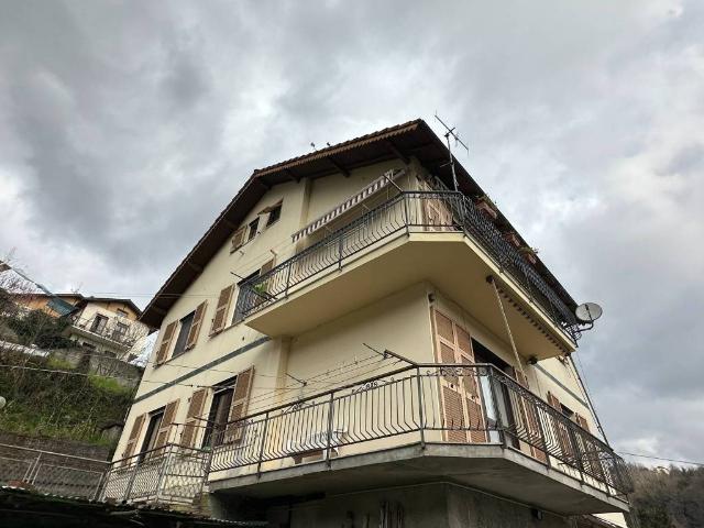 Villa Indipendente in vendita a Campomorone, Liguria