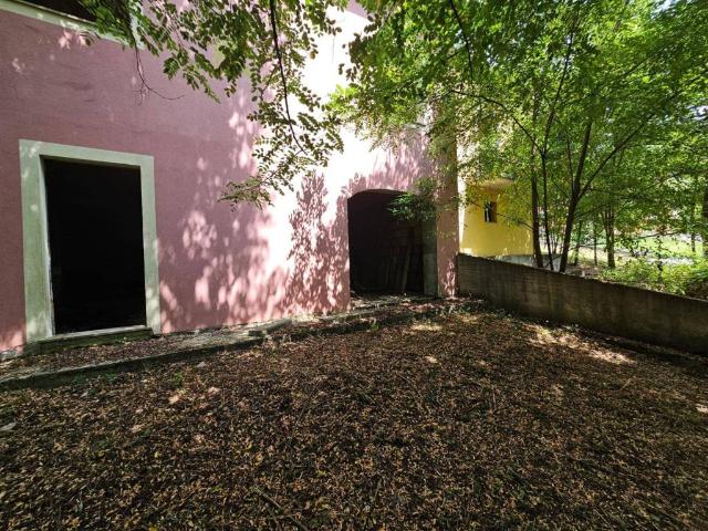 Villa Indipendente in vendita a Campomorone, Liguria