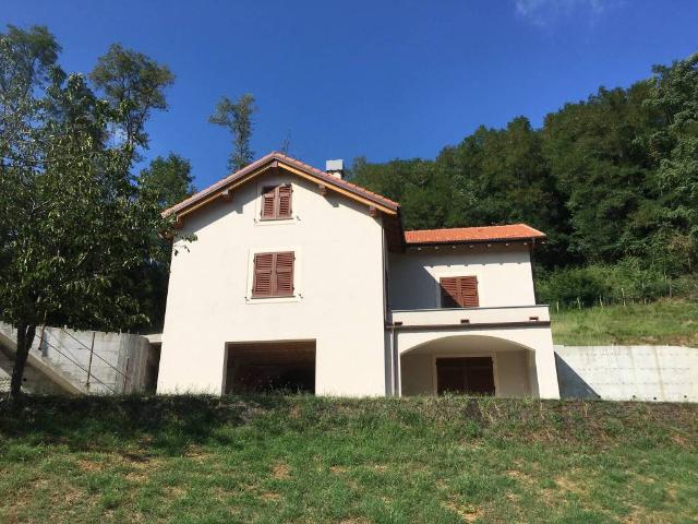 Villa Indipendente in vendita a Campomorone, Liguria