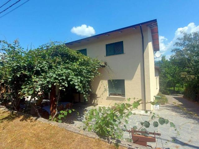 Villa Indipendente in vendita a Unione Comuni Garfagnana, Camporgiano