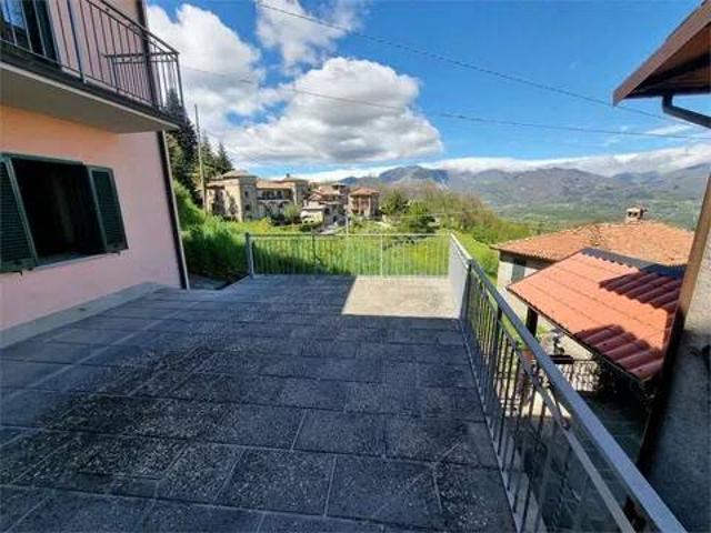 Villa Indipendente in vendita a Sillicano, Camporgiano