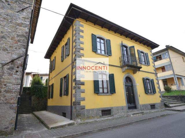 Villa Indipendente in vendita a Unione Comuni Garfagnana, Camporgiano