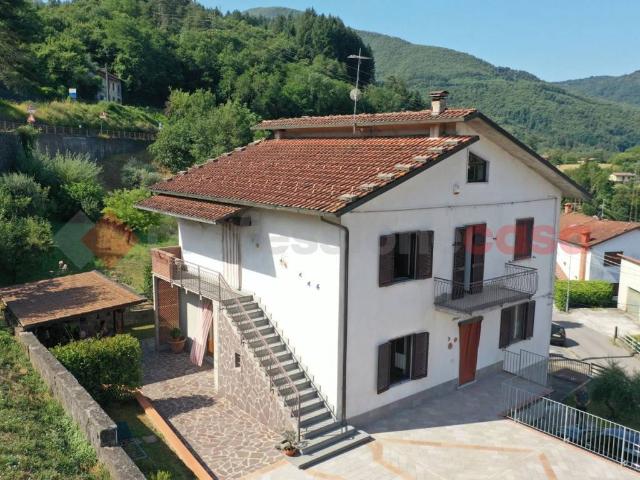 Villa Indipendente in vendita a Unione Comuni Garfagnana, Camporgiano