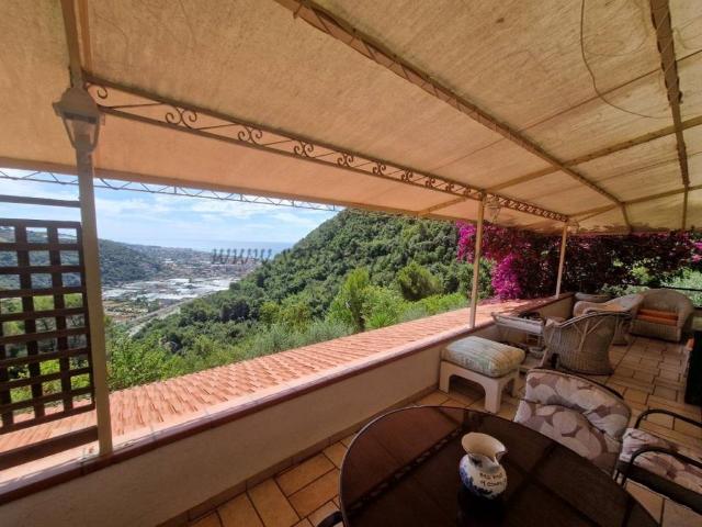 Villa Indipendente in vendita a San Giacomo, Camporosso