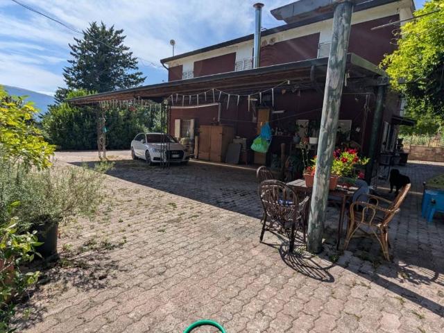 Villa Indipendente in vendita a Camporotondo di Fiastrone, Macerata