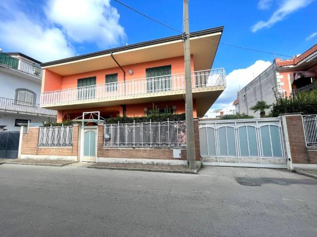 Villa Indipendente in vendita a Camposano, Campania