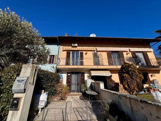 Villa Indipendente in vendita a Mompellini, Piemonte