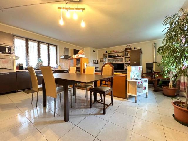 Villa Indipendente in vendita a Mompellini, Piemonte
