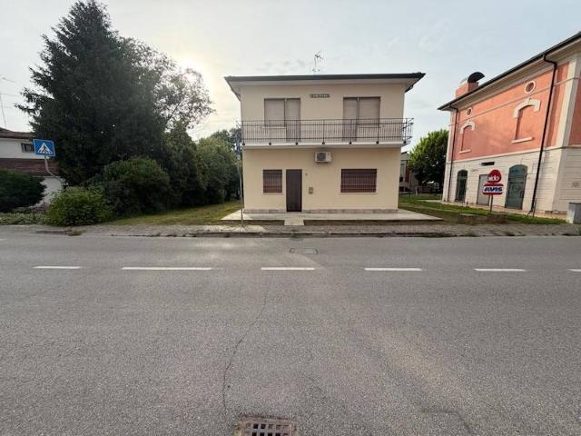 Villa Indipendente in vendita a Canaro, Veneto