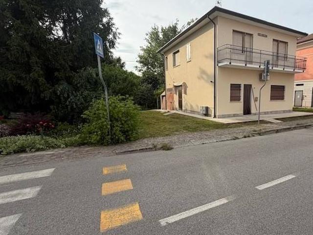 Villa Indipendente in vendita a Canaro, Veneto