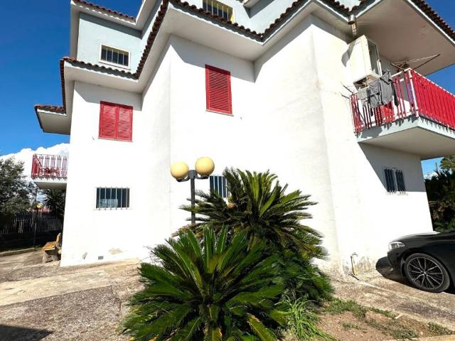 Villa Indipendente in vendita a Cancello Ed Arnone, Campania