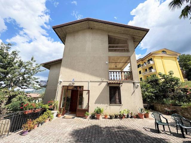 Villa Indipendente in vendita a Candida, Campania