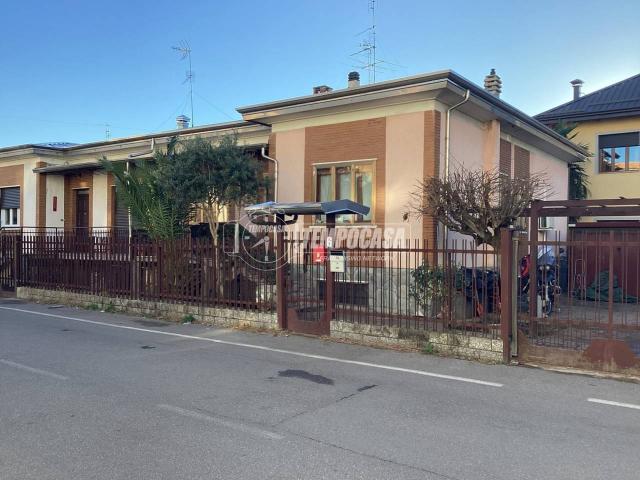 Villa Indipendente in vendita a Valverde, Canegrate