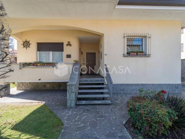 Villa Indipendente in vendita a Santa Colomba, Canegrate