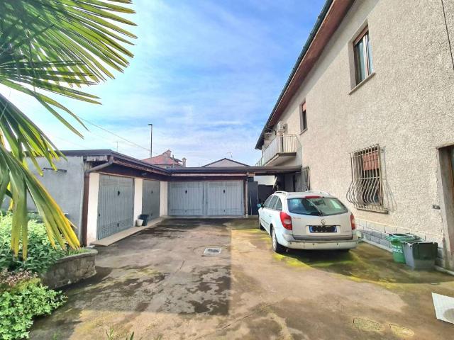 Villa Indipendente in vendita a Valverde, Canegrate