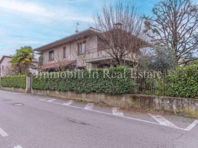 Villa Indipendente in vendita a Santa Colomba, Canegrate