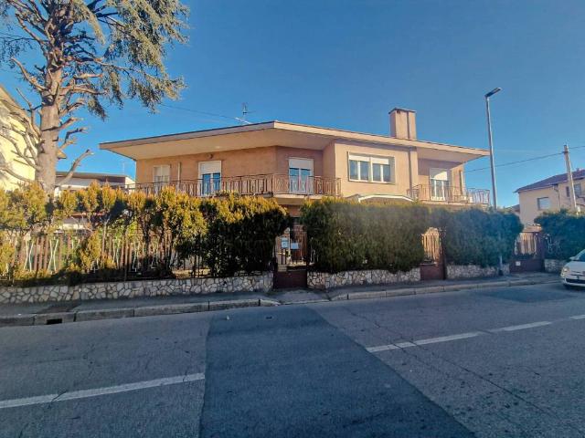 Villa Indipendente in vendita a Santa Colomba, Canegrate