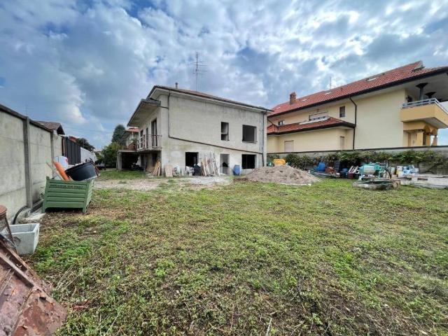 Villa Indipendente in vendita a Canegrate, Lombardia
