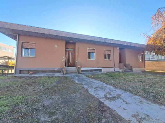 Villa Indipendente in vendita a Canegrate, Lombardia