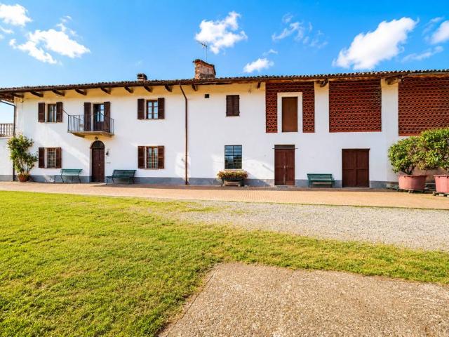 Villa Indipendente in vendita a Piemonte, Asti