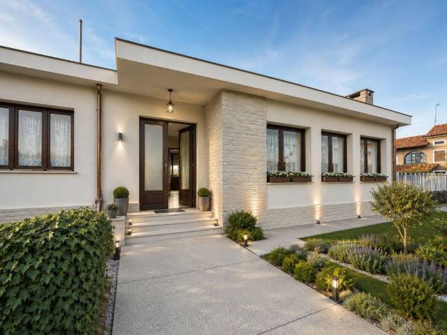 Villa Indipendente in vendita a Piemonte, Asti