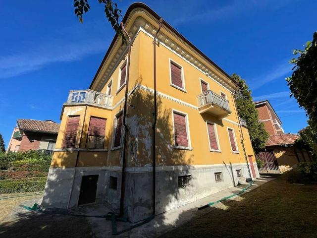 Villa Indipendente in vendita a Piemonte, Asti