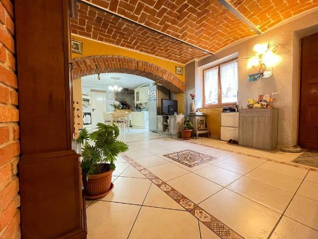 Villa Indipendente in vendita a Piemonte, Asti