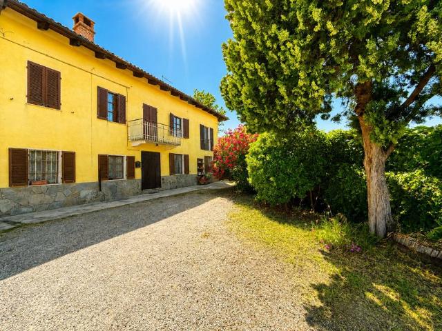 Villa Indipendente in vendita a Piemonte, Asti