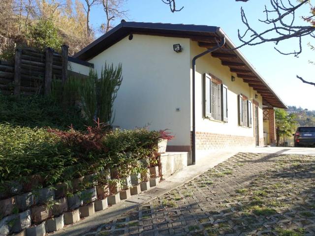 Villa Indipendente in vendita a Piemonte, Asti