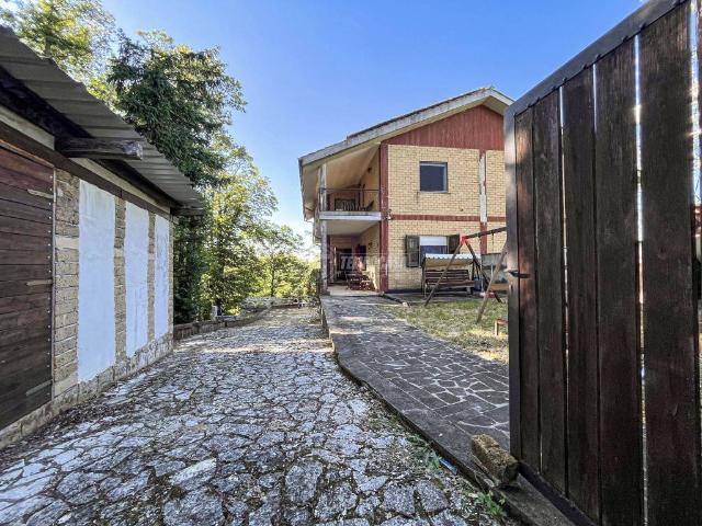 Villa Indipendente in vendita a Canepina, Lazio