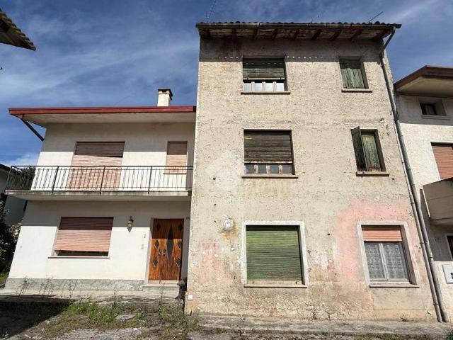 Villa Indipendente in vendita a Caneva, Friuli-Venezia Giulia