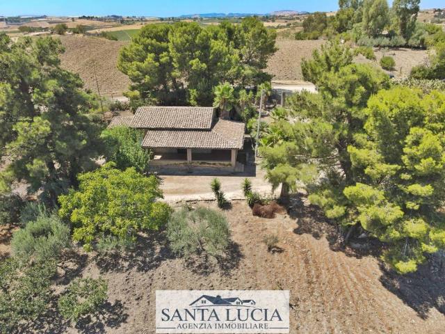 Villa Indipendente in vendita a Naro, Sicilia