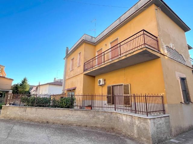 Villa Indipendente in vendita a Canino, Viterbo