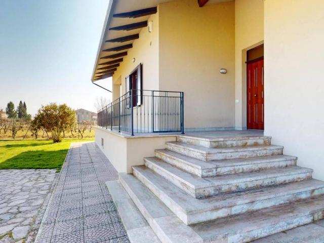 Villa Indipendente in vendita a Cannara, Umbria