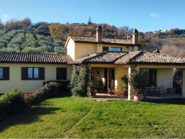 Villa Indipendente in vendita a Cannara, Umbria